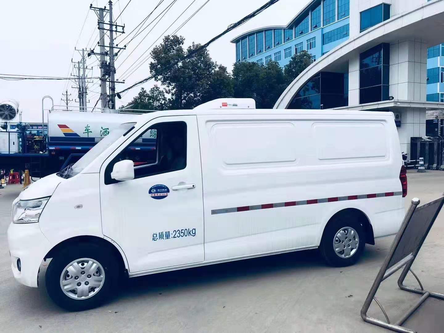 現(xiàn)市場唯一一款國六面包冷藏車，長安睿行國六冷藏車圖片展示