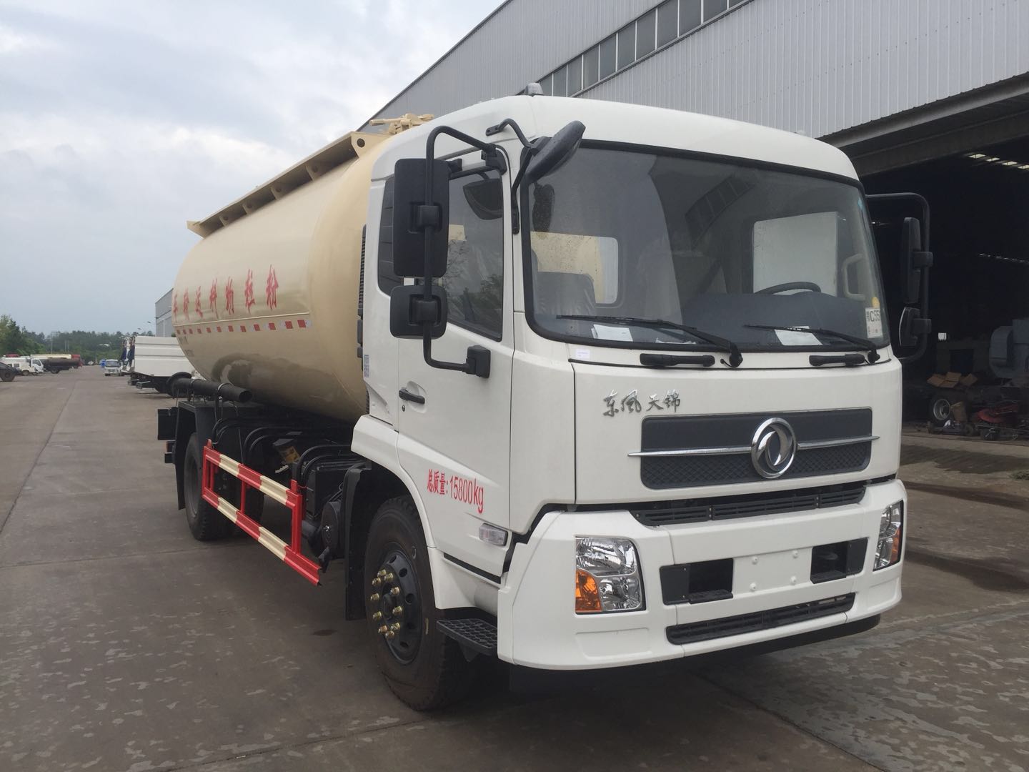 粉料物料運(yùn)輸車（粉罐車）司機(jī)看過來 你真的會保養(yǎng)操作嗎？