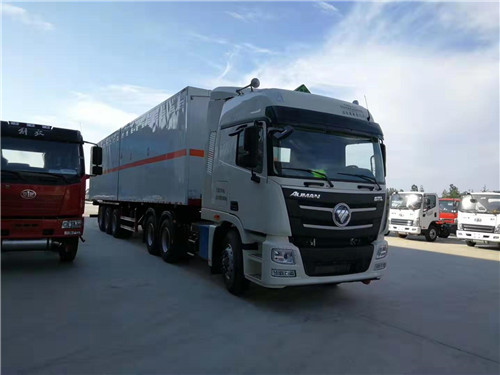 危險(xiǎn)品9類雜項(xiàng)廂式半掛運(yùn)輸車廠家讓利促銷，9-10月整車直降一萬