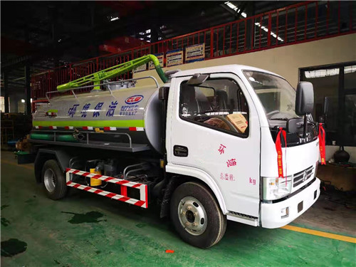國(guó)五東風(fēng)多利卡D6吸糞車(chē)發(fā)車(chē)了
