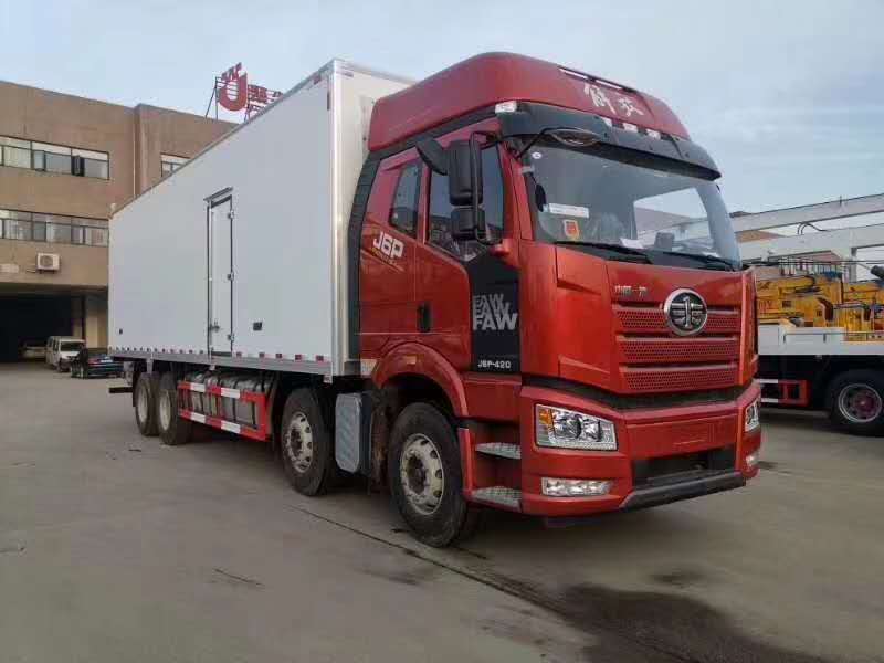 解放J6P高頂雙臥（領航版）前四后八冷藏車技術(shù)參數(shù)介紹