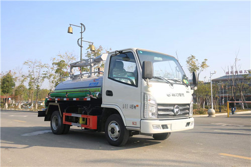 凱馬國(guó)六2方藍(lán)牌吸糞車，不超重， 環(huán)保， 免征齊全