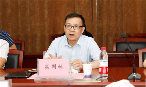 本期頭條：以國(guó)六切換為戰(zhàn)略抓手，程力繼續(xù)領(lǐng)跑全國(guó)專用車市場(chǎng)----國(guó)內(nèi)兩大商用車主機(jī)供應(yīng)商聯(lián)袂助推程力汽車領(lǐng)先國(guó)六專汽制造行業(yè)