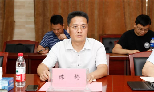 本期頭條：以國(guó)六切換為戰(zhàn)略抓手，程力繼續(xù)領(lǐng)跑全國(guó)專用車市場(chǎng)----國(guó)內(nèi)兩大商用車主機(jī)供應(yīng)商聯(lián)袂助推程力汽車領(lǐng)先國(guó)六專汽制造行業(yè)