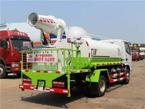 國六東風(fēng)小多利卡抑塵灑水車（圓罐-30米-CLW5070GPSD6型）