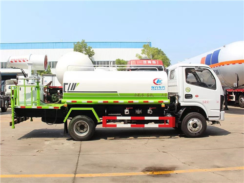國六東風(fēng)小多利卡抑塵灑水車（圓罐-30米-CLW5070GPSD6型）