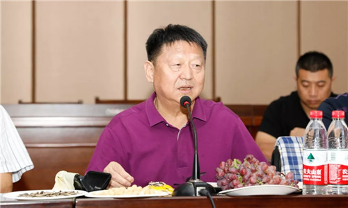 董事長程道國講道，希望大家珍惜我們國家來之不易的和平建設(shè)最幸福的時代，一定要奮發(fā)有為，戒驕戒躁砥礪前行，為程力公司的未來和舟共濟共創(chuàng)美好。