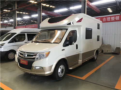 東風(fēng)御風(fēng)C型房車(chē) (40).JPG