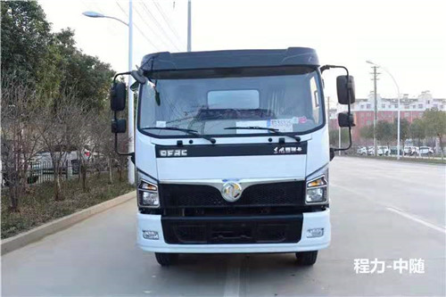 國(guó)六東風(fēng)多利卡8方吸污車 (4).jpg