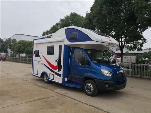 依維柯C型歐勝旅居房車，是實(shí)現(xiàn)您 “生活中旅行，旅行中生活”的車型 (1).jpg
